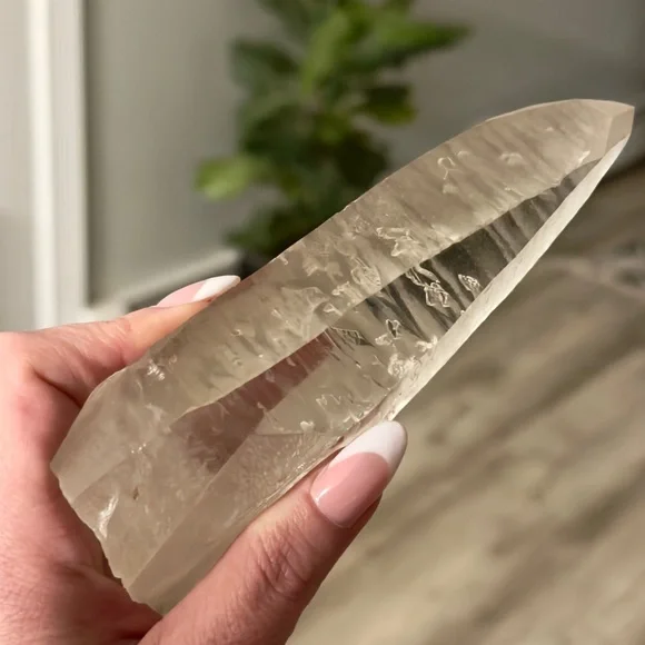 Lumerian Crystal - Picture 2 of 4